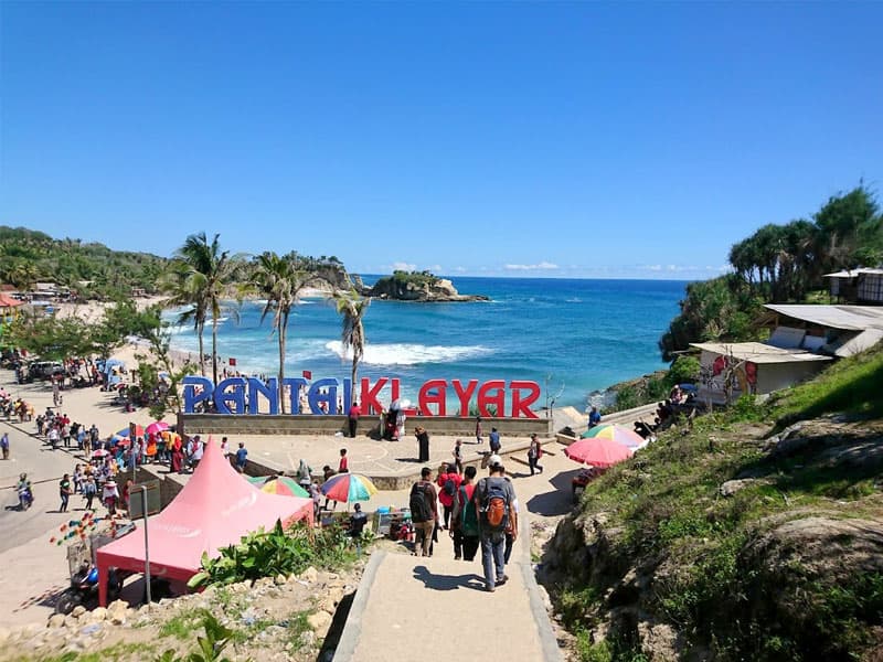 Wisata Pacitan — Pantai Klayar & Sentono Gentong