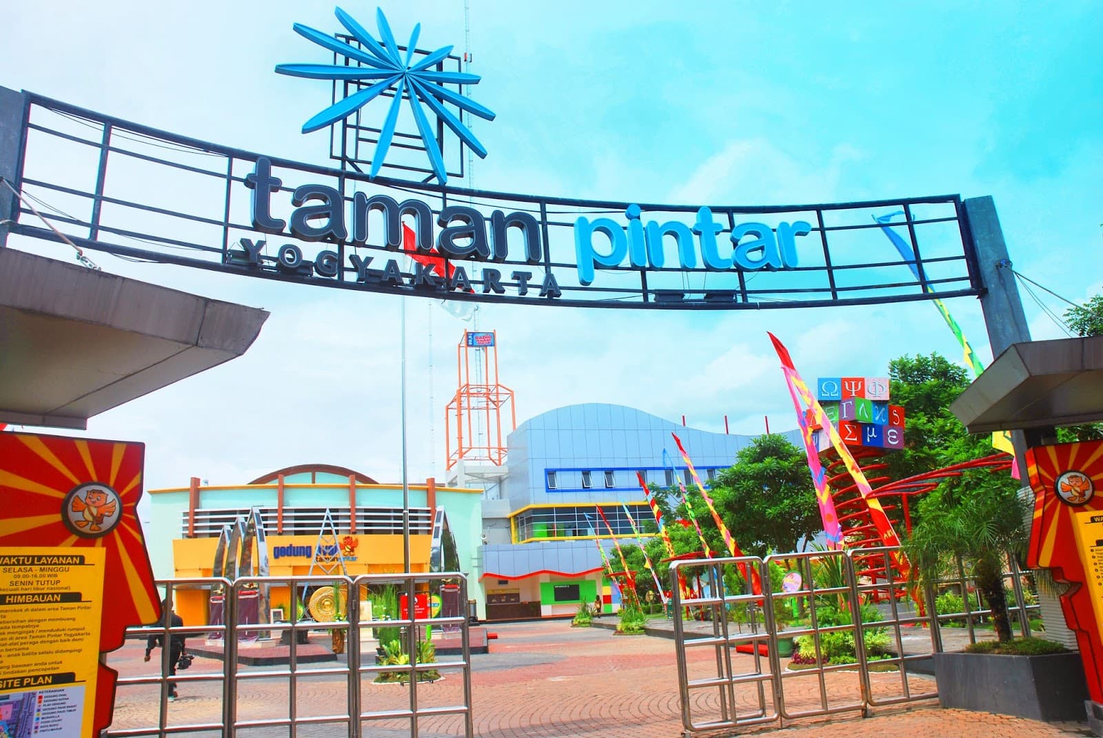 Wisata Jogja — Taman Pintar & Museum Sonobudoyo